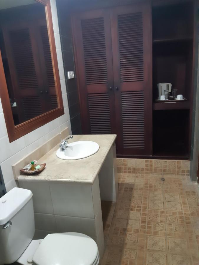 Hotel Zaitun Selaparang Λομπόκ Εξωτερικό φωτογραφία